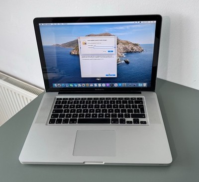 15'' Apple MacBook Pro A1286 Mitte 2009 - Intel Core 2 Duo / 4GB / 320GB Catalina