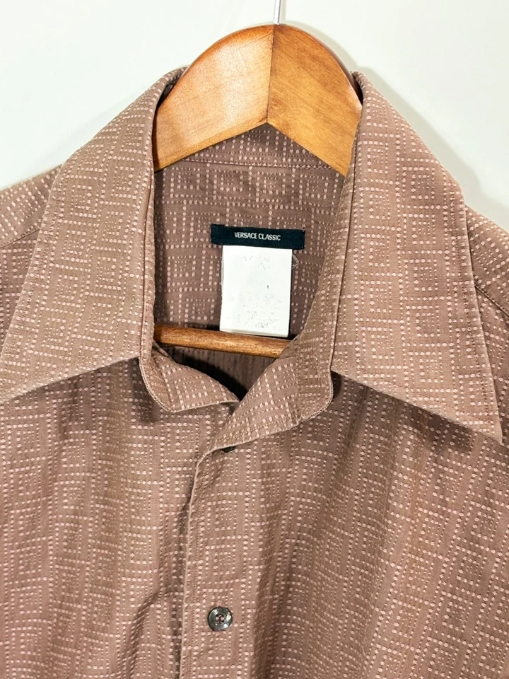 Camisa Versace Clásica Para Hombre Manga Larga Patrón Malva Espiral Talla 40 Algodón Foto 3 de 3