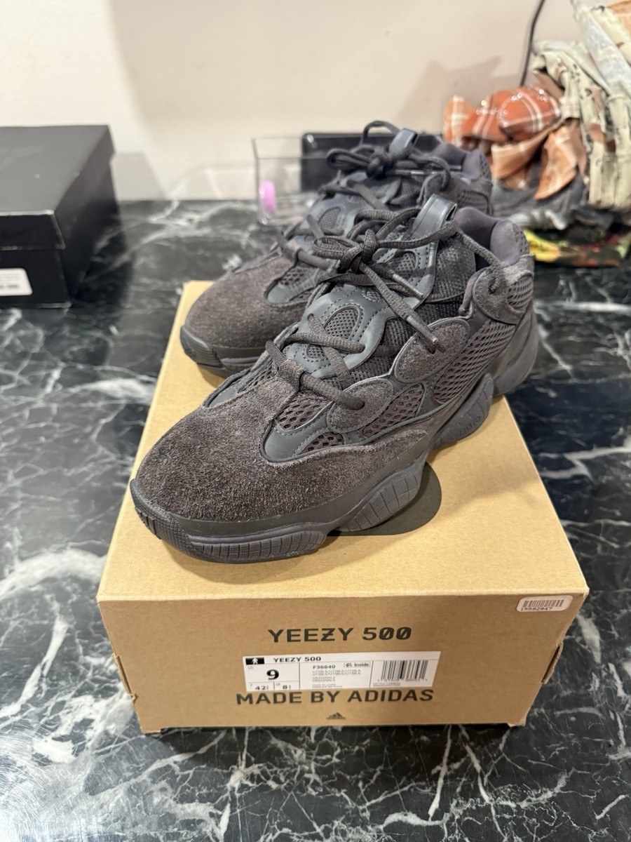  YEEZY 500 Utility Black スニーカー 箱付き Adidas Yeezy 500 Low Utility Black Size 9 Clean Condition