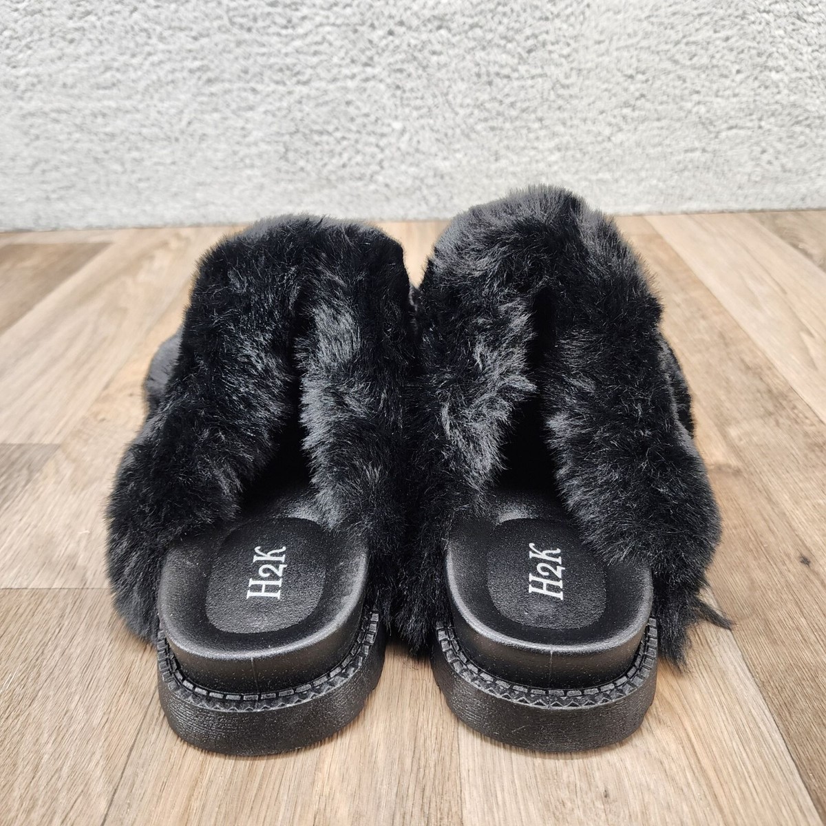 H2K Women's Size 11 Faux Fur Slippers Buckle Detail Slip On
