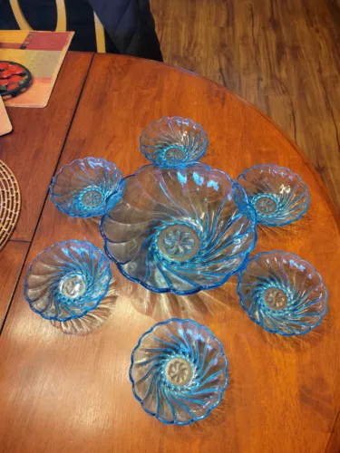 Vtg Set of 7 Hazel Atlas Teal Capri Sea Shell Swirl Glass Salad Bowls 9" & 4.75"