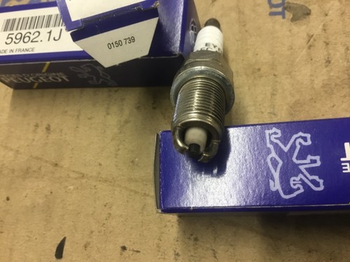 Peugeot citroen VTS VTR TU5JP4 TU5 performance Spark Plug 59621j RFC58LZ2E - Picture 3 of 5
