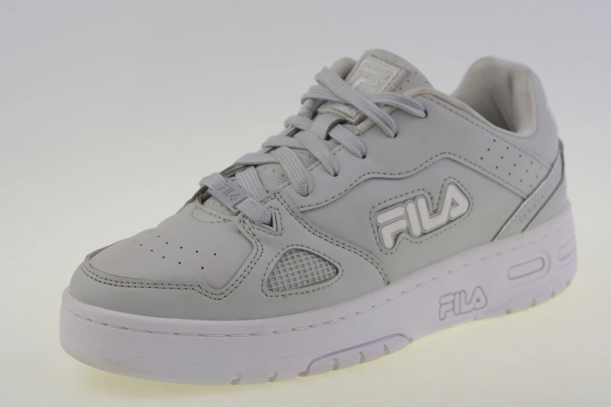 Fila trainers junior size best sale 3