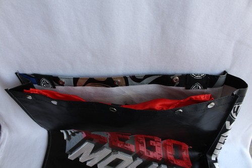 THE LEGO MOVIE swag bag w/ RED CAPE San Diego Comic Con exclusive SDCC 2013 - Picture 5 of 5
