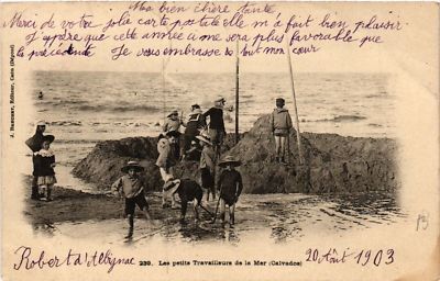Old postcard Les petite Travailleurs de la Mer (515986)