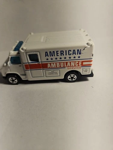 Vintage 1988 Hot Wheels American Ambulance Service White Diecast Truck Emergency