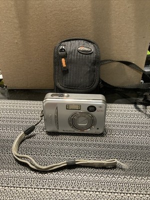 Fujifilm FinePix A350 5.2MP Compact Digital Camera! TESTED W/Case