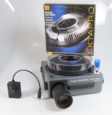 KODAK CAROUSEL S-AV 2050 DIAPROJEKTOR FÜR RUNDMAGAZINE + TIMER