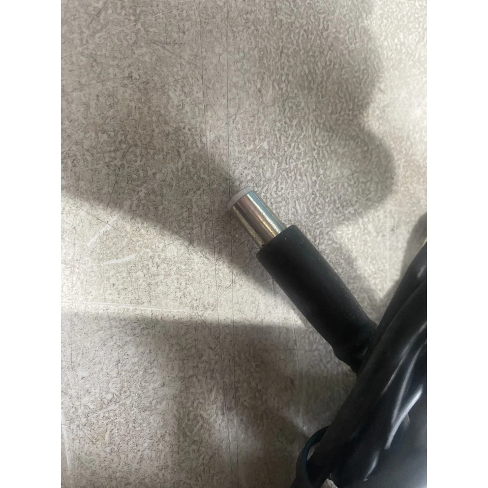 Dell LA65NS0-00 AC Power Adapter Charger Black 3.34A 19.5V for Latitude Laptops - Image 2 of 4