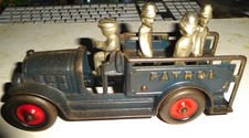 KENTON ---- 1930s POLICE PATROL truck with original CAST IRON nickel plated MEN