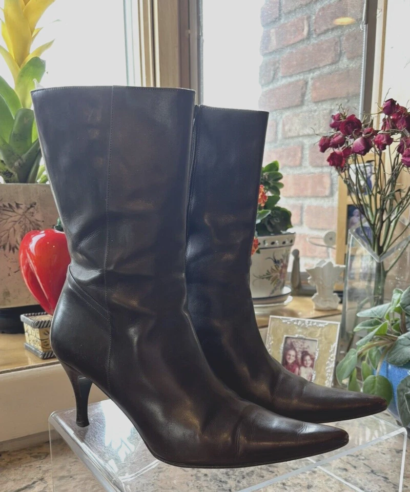 Cole Haan/Italy brown boots size 7 thin heel  all leather, exelent condition - Image 2 of 4