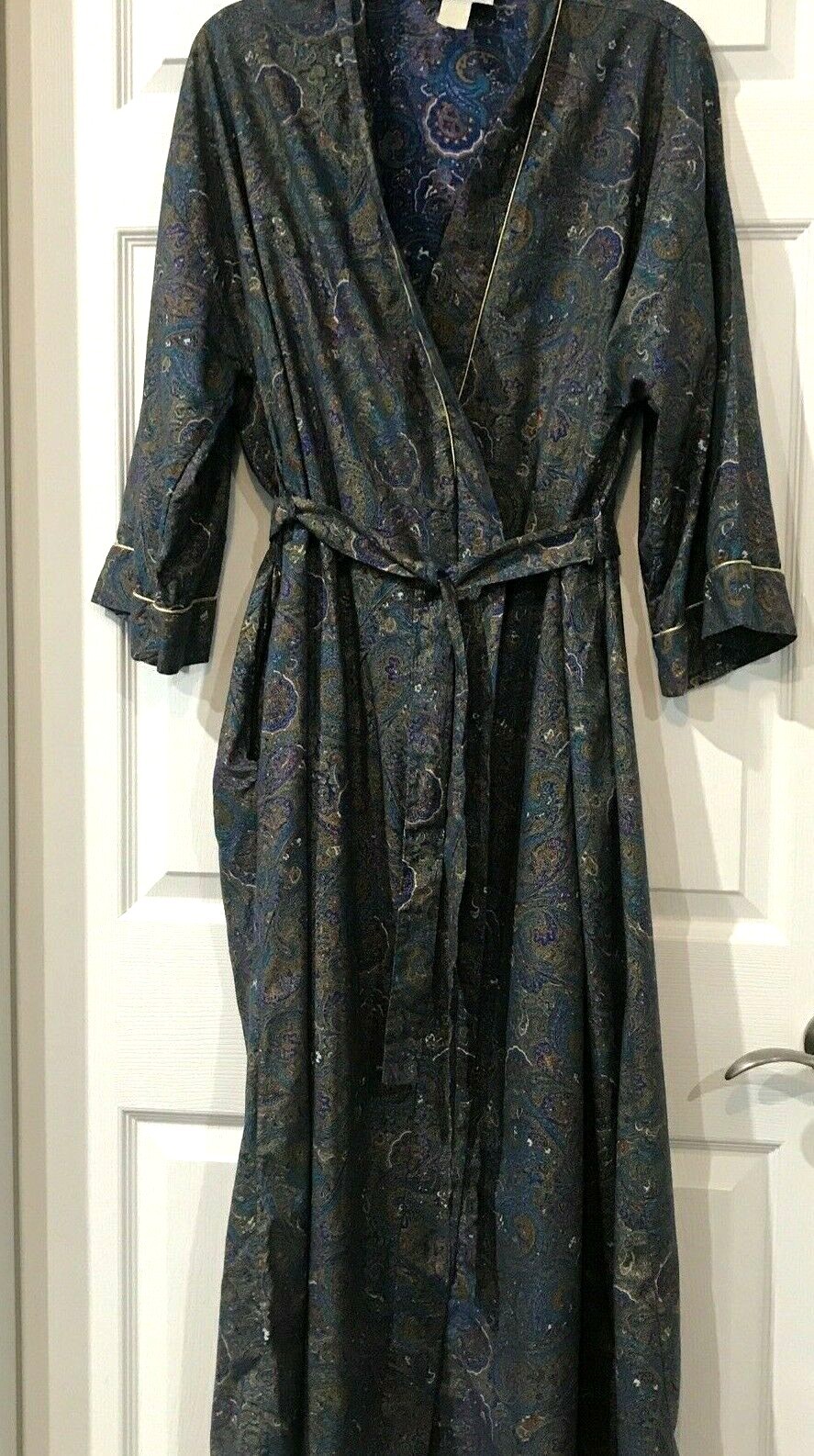 Picture 1 of 10