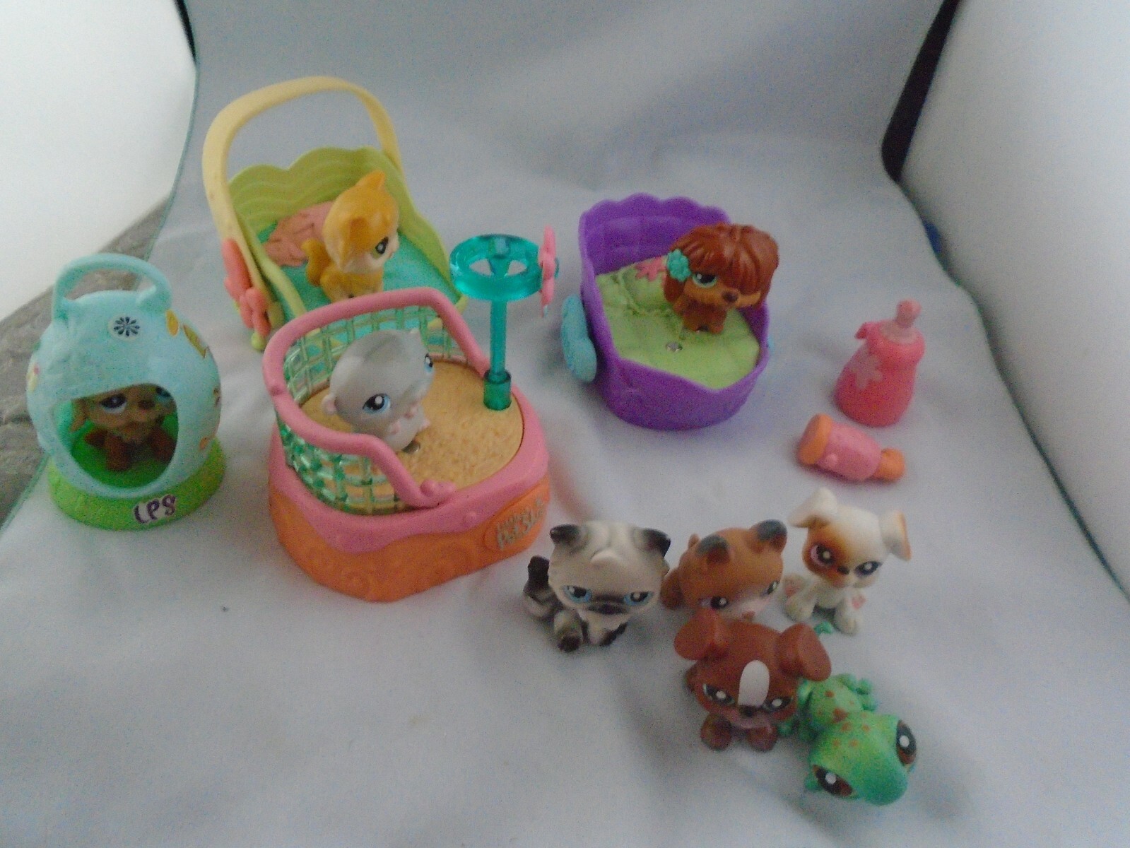 Littlest Pet Shop Beds & Animals eBay