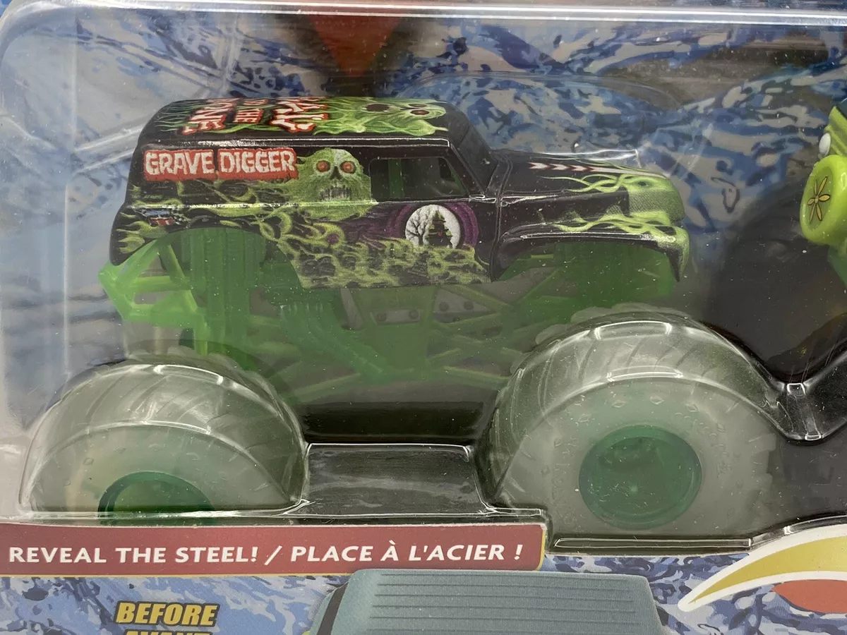 Monster Jam, Official Reveal The Steel 4-Pack of Color-Changing Die-Cast Monster Trucks, 1:64 Scale
