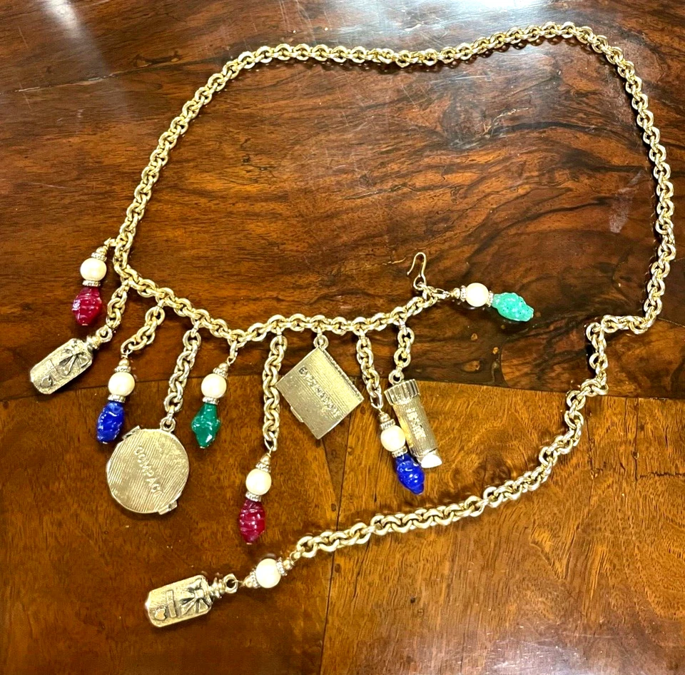 Prächtiger sehr gepflegter Moschino Kettengürtel vergoldet Gürtel mit Anhängern - Bild 2 von 4