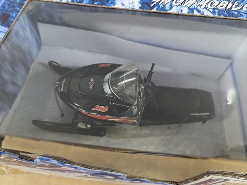 Polaris 500 XC SP Snowmobile - 2000 ERTL Snowmobiles #13143 - 1:18 Scale, black - Picture 3 of 9