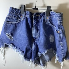 Forever 21 Women  s Denim Raw Hem Cut Off High Rise Jean Shorts Size 30