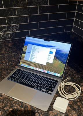 Apple MacBook Air 13-inch 2022 M2 Chip, 16GB RAM, 512GB, 36 Cycles, Apple Care +