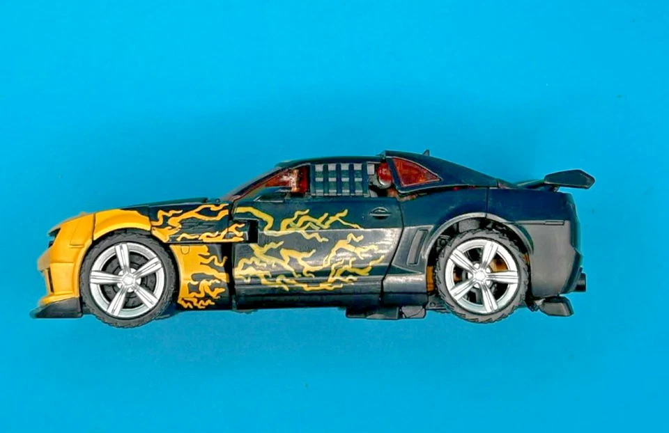 TRANSFORMERS DOTM CYBERFIRE BUMBLEBEE DELUXE MECHTECH Foto 3 de 4