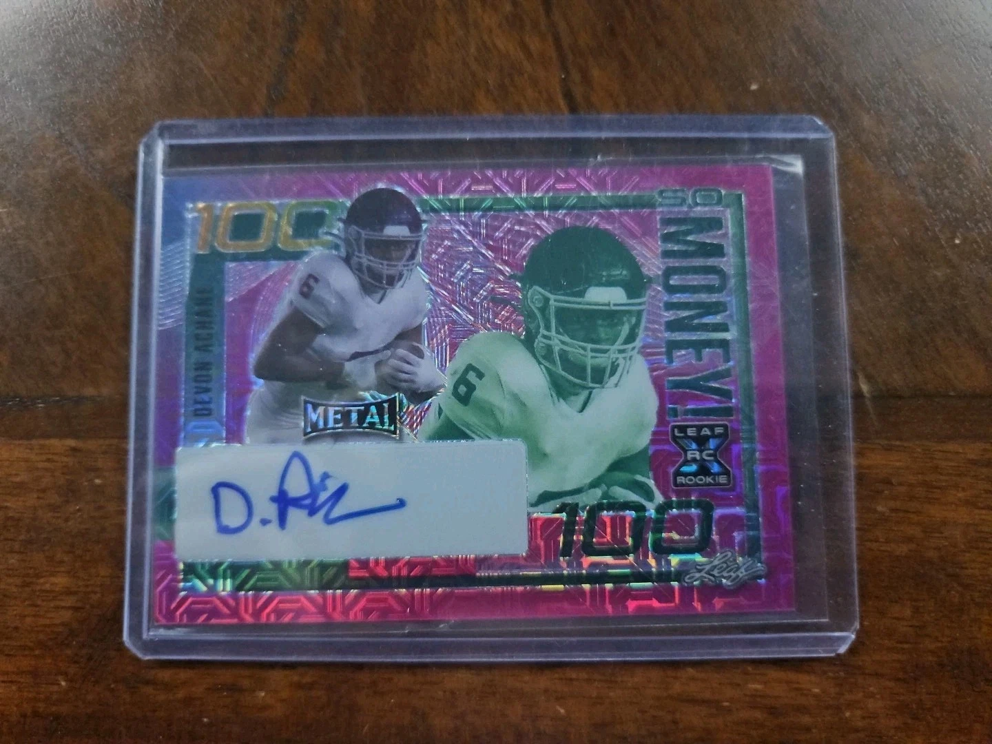 De'Von Achane Leaf Metal So Money! Autographs #SMDA1 Pink Crystal