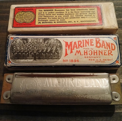 Vintage M. Hohner Marine Band harmonica, key of A, model No. 1896,  original box