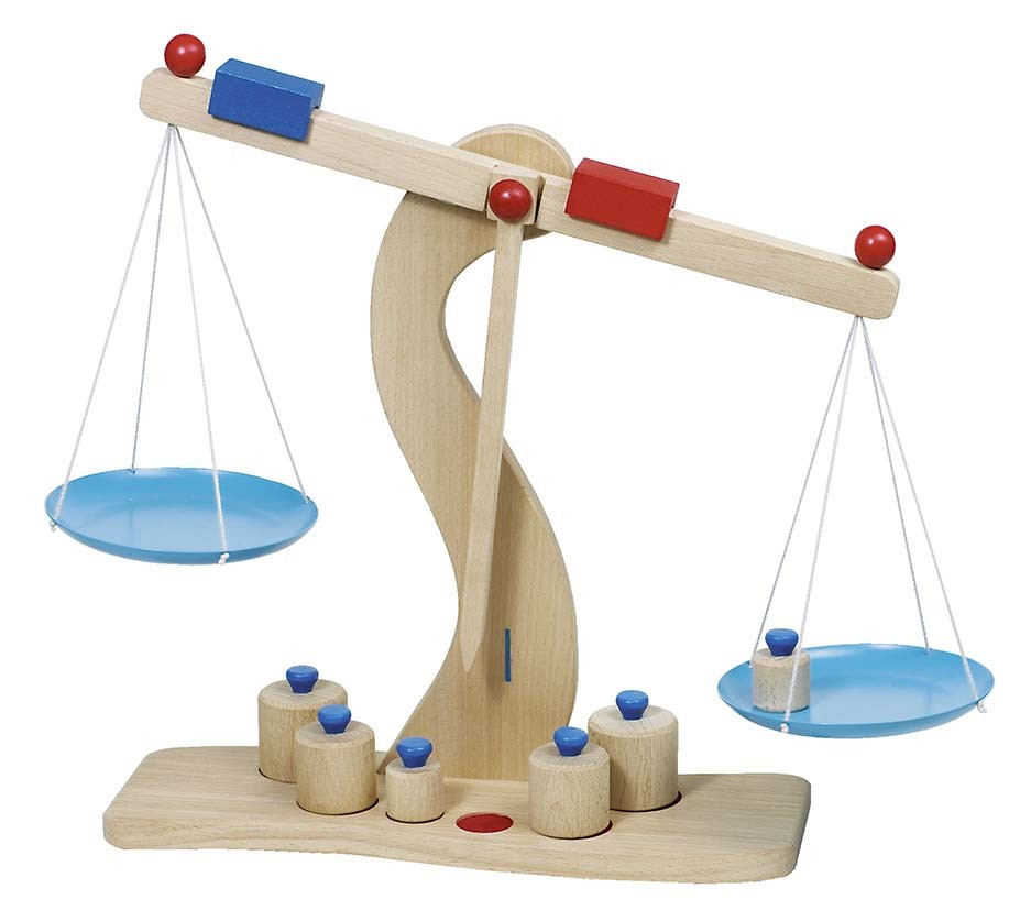 Balance en bois de hêtre avec plateaux en métal robuste