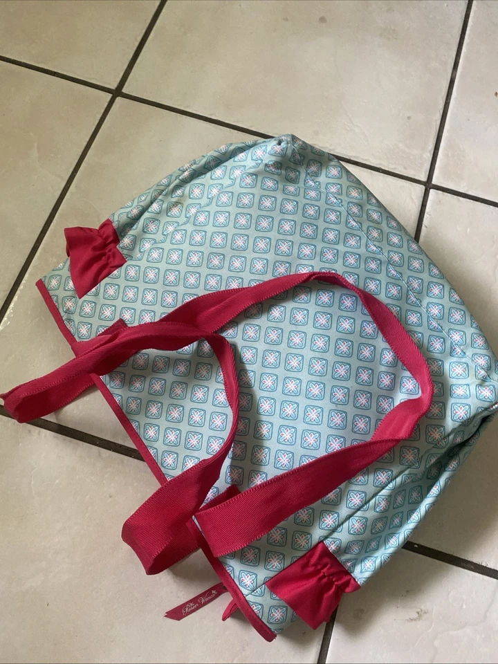 Bolsa de almuerzo aislada Pioneer Woman en prados de jardín con botella aislante a juego Foto 2 de 4