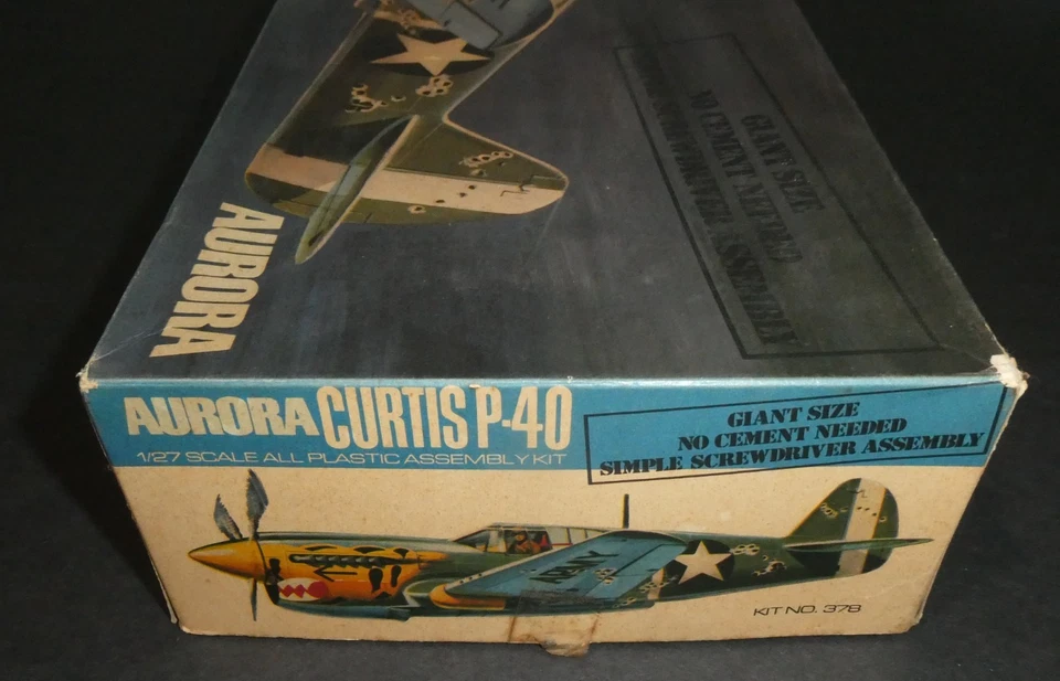 1:27 AURORA 378: CURTISS P-40E KITTYHAWK Foto 4 de 4