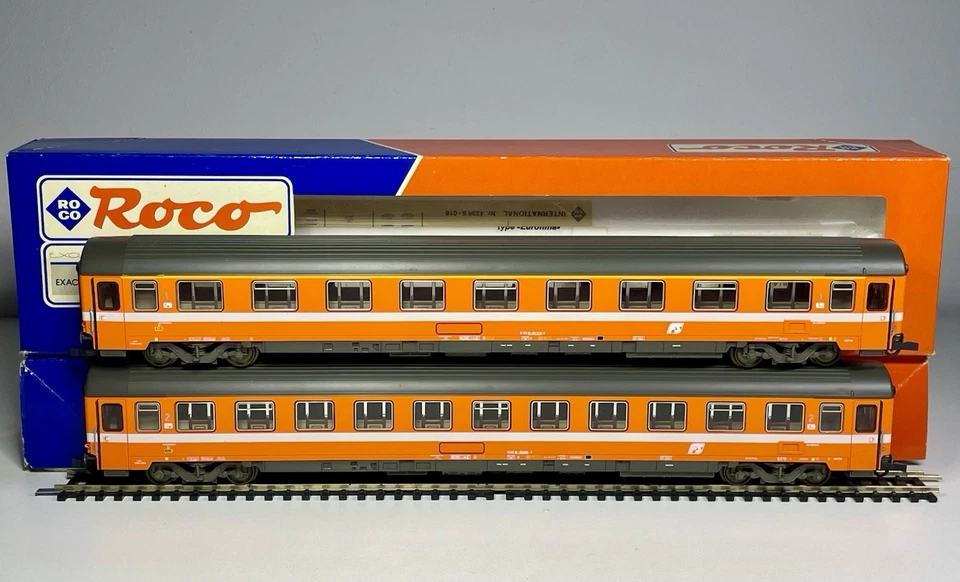 2x Roco 44636 44637 Italian Eurofima 1st / 2nd Class Coaches FS Orange HO Scale - Image 1 of 4