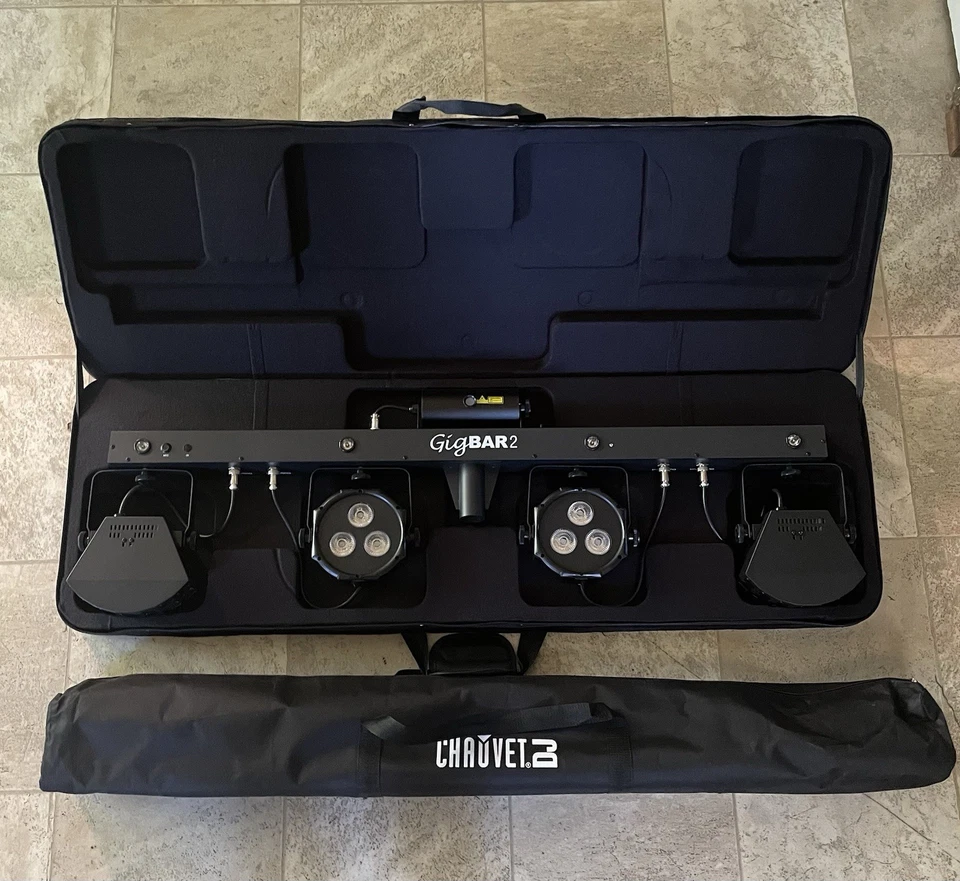 Sistema de iluminación 4 en 1 Chauvet DJ GigBAR 2 con soporte y bolsas de transporte Foto 2 de 4
