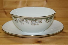 Noritake Fellicia #6777 Gravy Boat or Sauce Bowl with Underplate, 8 1/4"