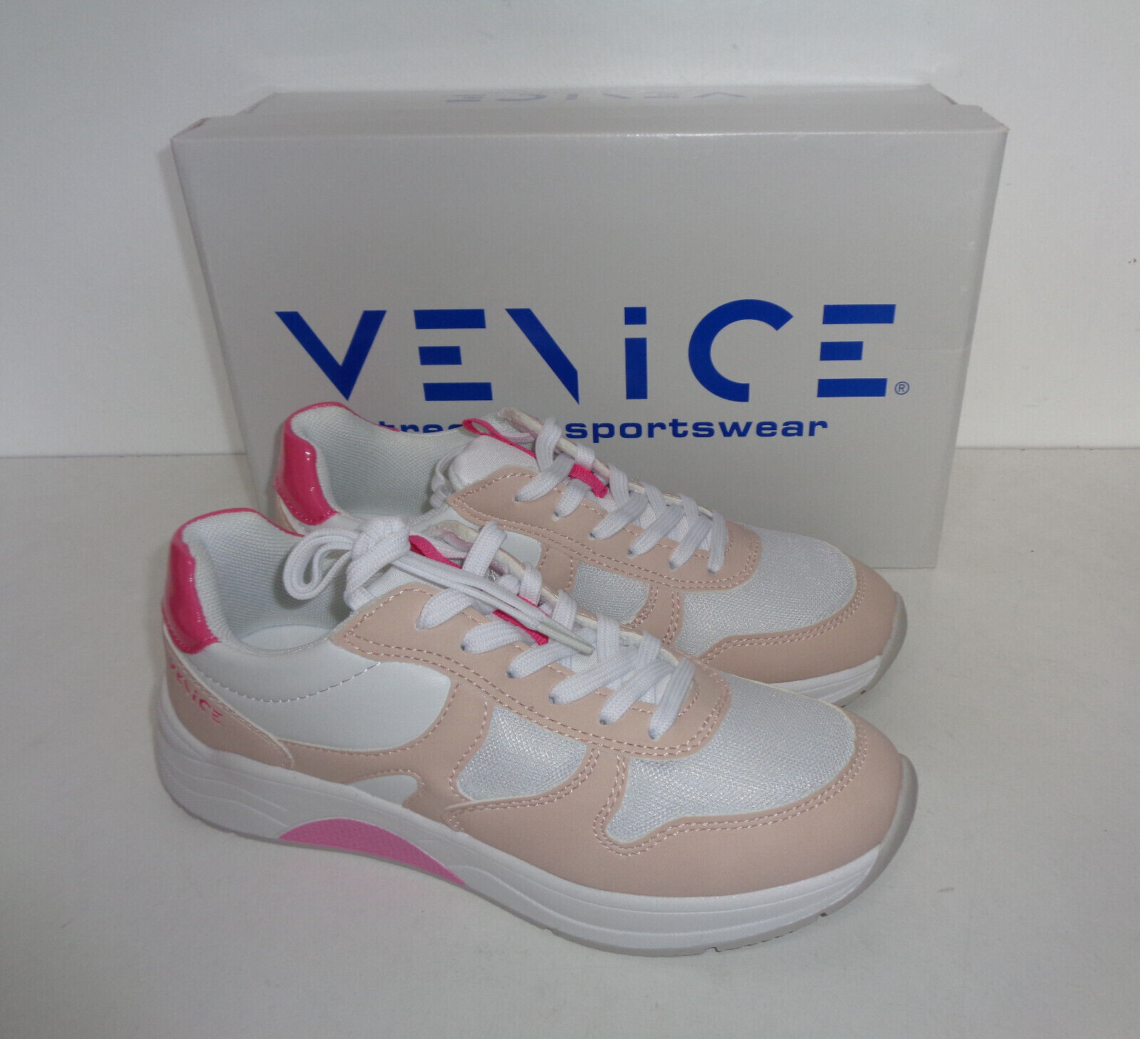 Girls Junior White Running Trainers Casual Shoes School New RRP £45 UK Size 2.5 image 2