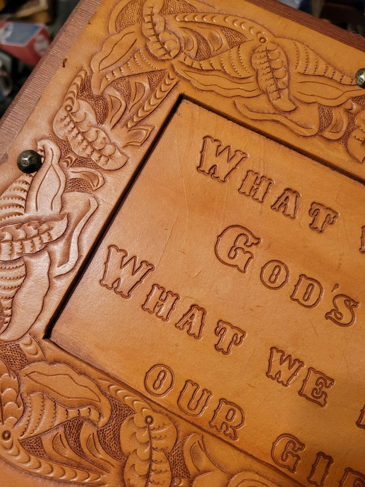 CUERO MECANIZADO A MANO Obra de Arte Firmada Bonita Cita Cristiana 17 x 11 Foto 3 de 4