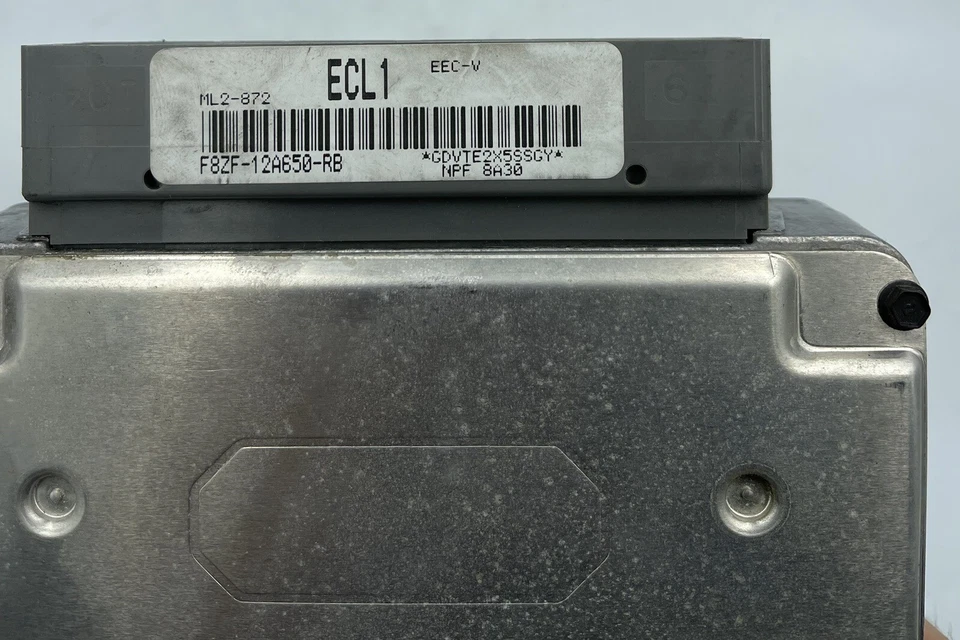 Ford Mustang 1998 4,6 L F8ZF-12A650-RB motor computador ECM PCM ECU Foto 2 de 4