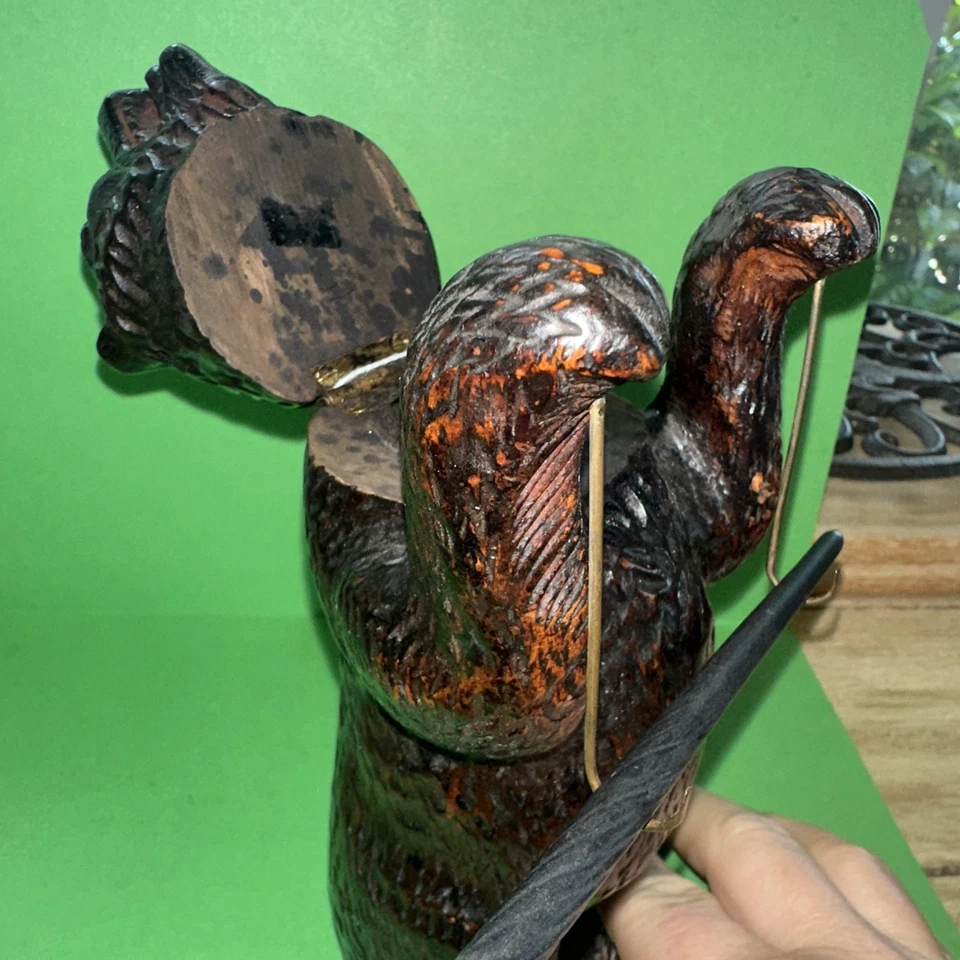 Antiguo tintero de oso tallado en la Selva Negra con porta bolígrafos con bolígrafo. C.1900 Foto 2 de 4