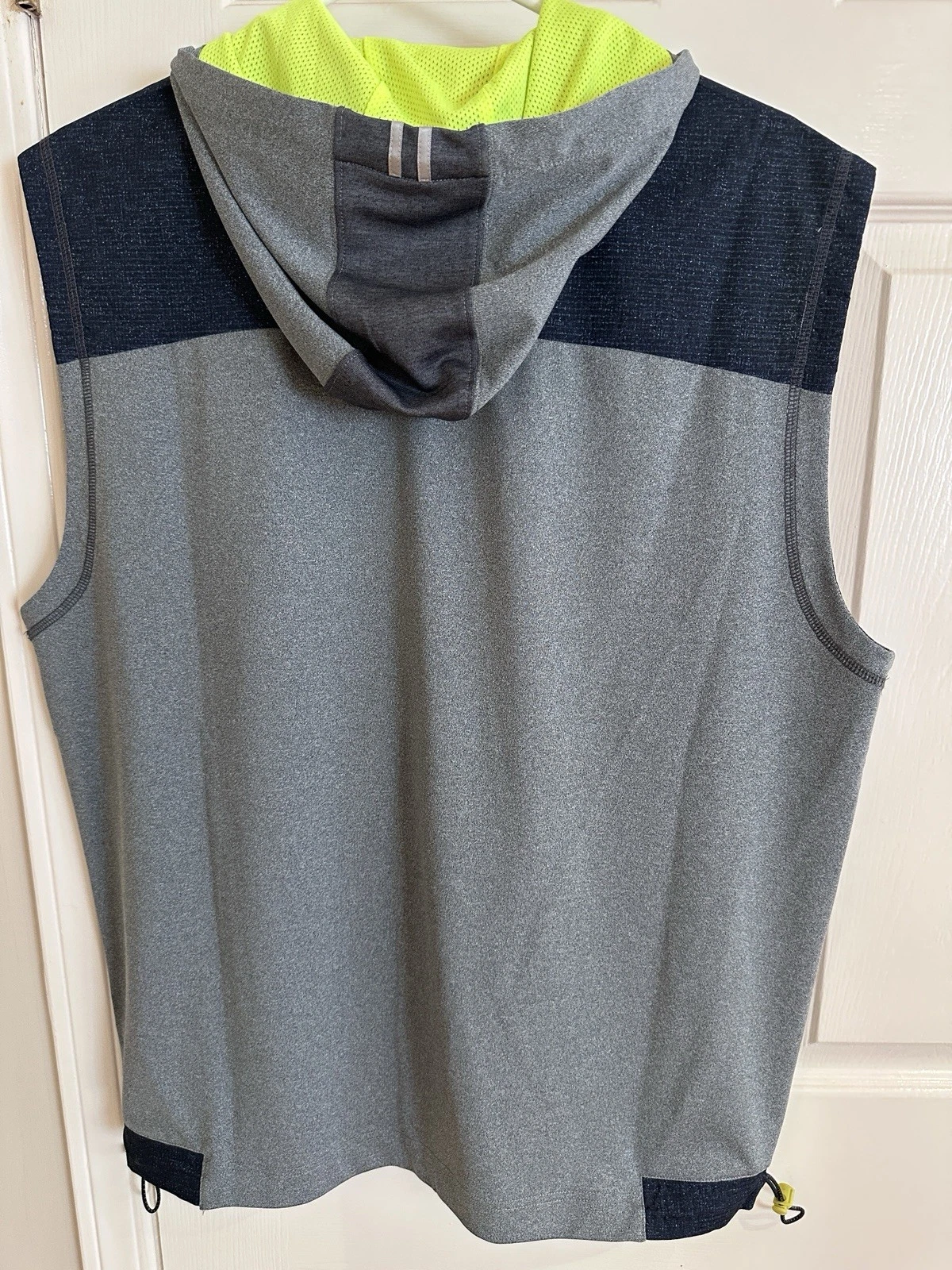 NWT Robert Graham X Collection Kobi Knit Hooded Vest Mens Large Carbon Gray $198 - product detail image 2