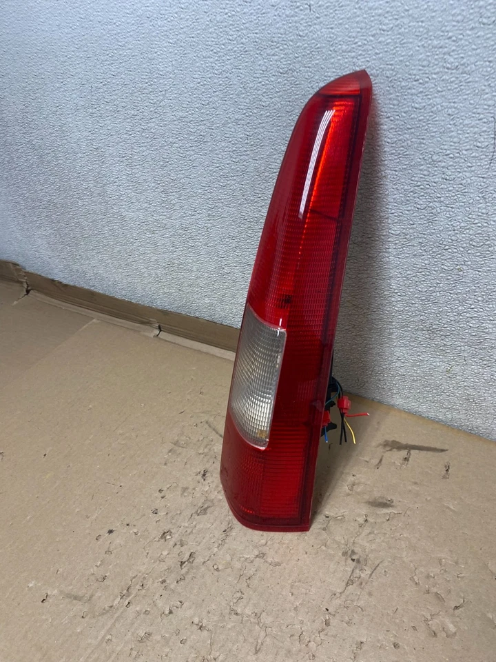 1998-2000 Volvo XC70 V70 Right Passenger RH Side Tail Light Upper Oem U1240 DW - Image 2 of 4