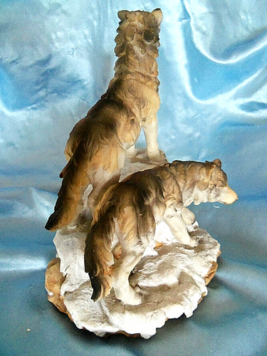 Timber Wolves on Snow Ledge Figurine 8" - Afbeelding 3 van 6