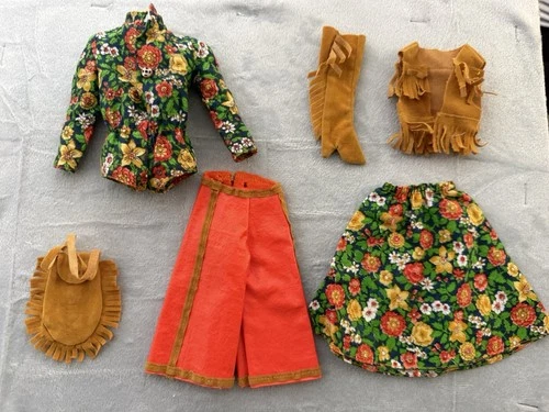 VTG BARBIE #3436 Gaucho Gear 6 Piece Set Fringe Floral Orange *missing hat/boot*