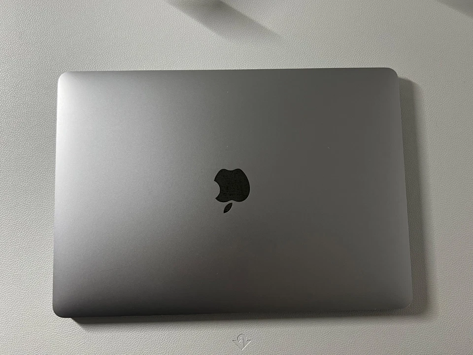 MacBook Pro (512GB SSD, Intel Core i5 10th Gen,16GB,512GB)Space Grey-C Grade, photo 3 of 5