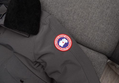 Authentic Men's Canada Goose Bromley Bomber Down Puffer Gray Jacket Size XS - Picture 11 of 20