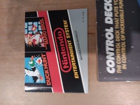 Nintendo NES Action Set Console Bundle Zapper Controllers Games Manuals Box