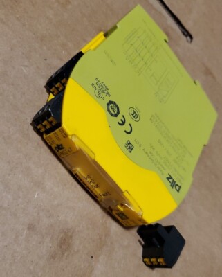 READ AD Pilz 751107 PNOZ s7 C 24VDC 4n/o 1n/c Safety Switch Relay Module Unit 