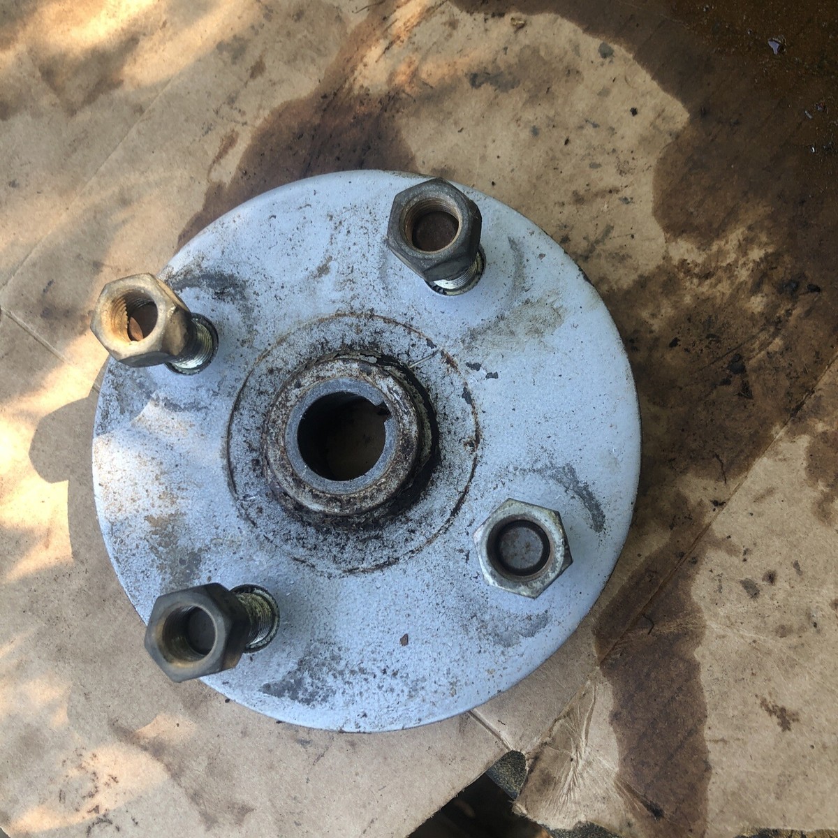 DRIVE WHEEL HUB 4 BOLT TAPER SHAFT HYDRAULIC MOTOR HONDA SNAPPER