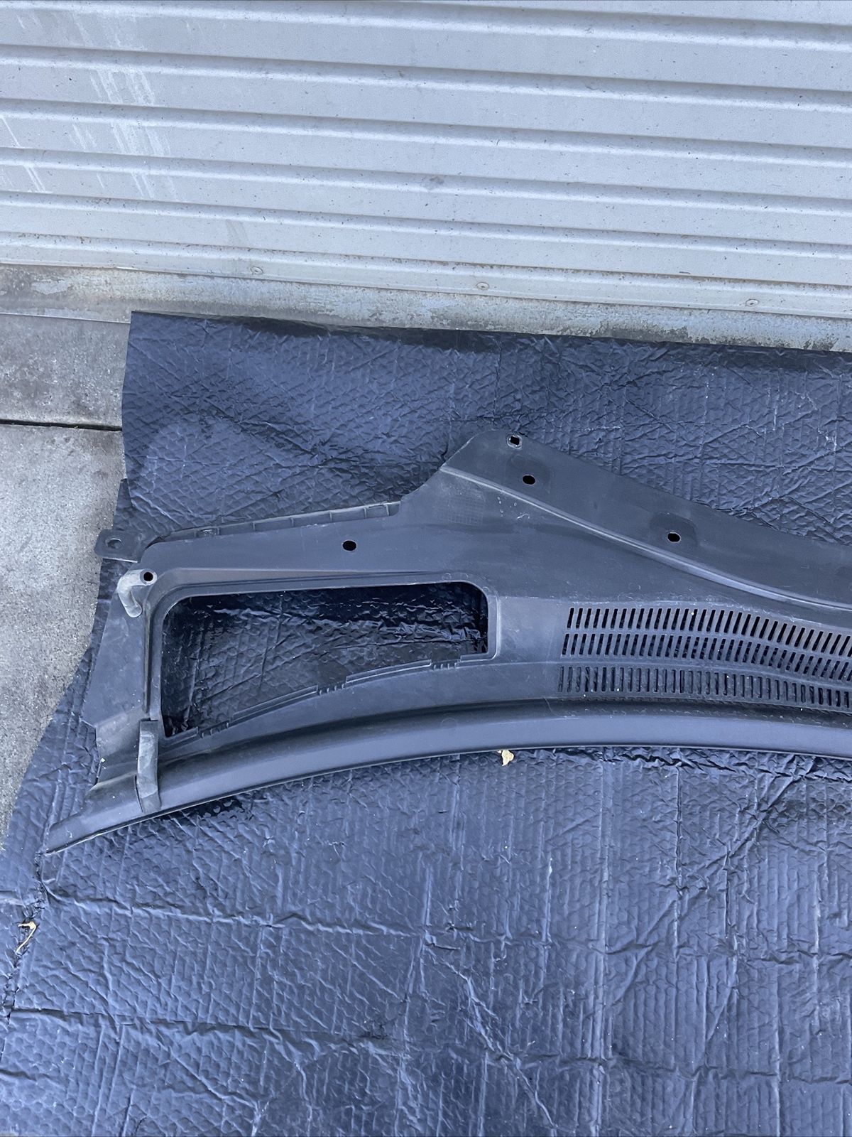 MASERATI Ghibli￼ WINDSHIELD WIPER COWL COVER PANEL GRILLE OEM 2017 - 2021