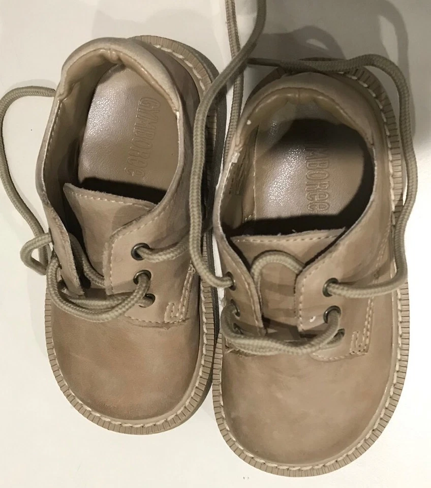 Zapatos de vestir Gymboree de cuero beige tostado 8 con cordones para niños Foto 3 de 4