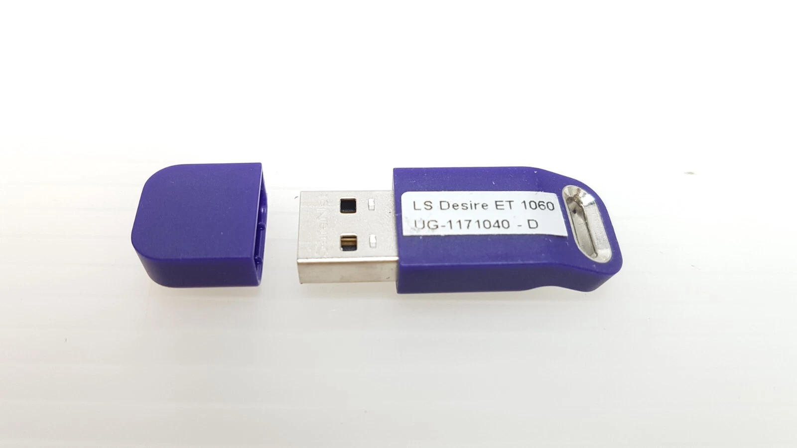 LS Desire ET 1060 USB key with cap removed showing the USB-A plug