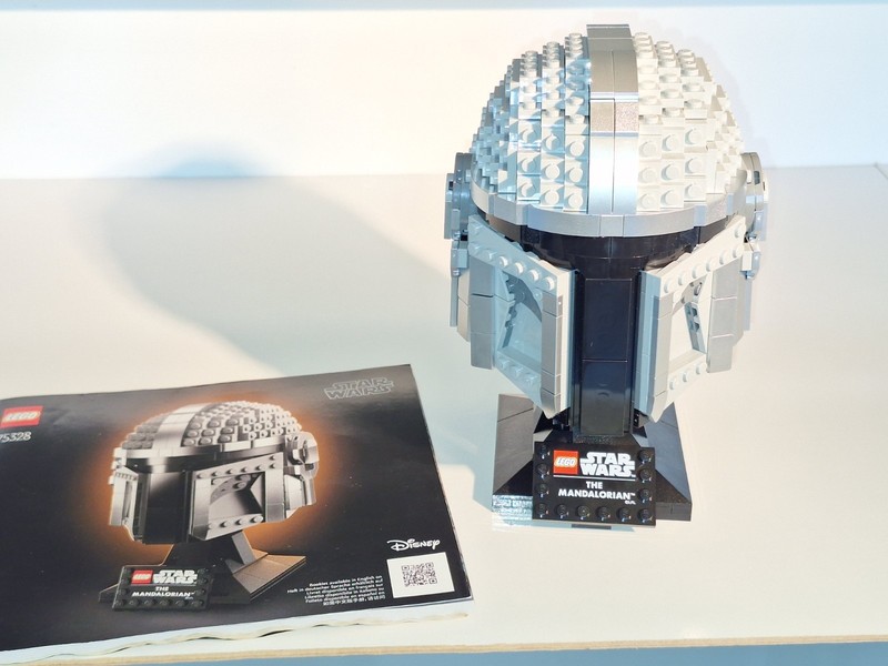 Lego 75328 Star Wars Mandalorian Head. 100% complete with Manual.Excellent Cond