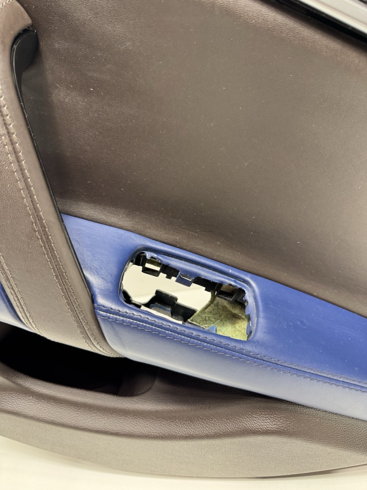 ✅14-17 MASERATI GHIBLI REAR RIGHT INTERIOR DOOR PANEL DARK BROWN & BLUE OEM NOTE