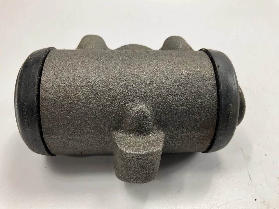 Cilindro de rueda de freno de tambor izquierdo Raybestos WC37153, 1966-1967 Ford B600 F600 N600 Foto 2 de 3